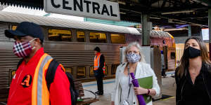 Commuter chaos after train breaks down at Redfern