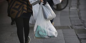 NSW government to block Labor's'ban the bag'bill in favour of discussion paper