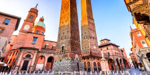 Bologna,and its two towers – Asinelli and Garisenda.
