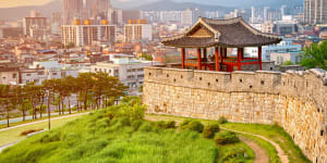 Suwon was founded as Korea's first planned city in the 18th century,and its crowning glory is Hwaseong Fortress,now a World Heritage site.