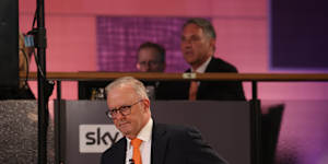 Albanese won the debate according to a poll of the 100 undecided voters at the debate.