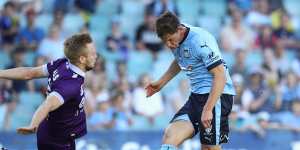 Milos Ninkovic inspires Sydney FC rout of Perth Glory to keep A-League winning spree alive