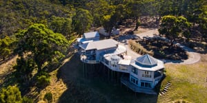 Guy Pearce selling regional hideaway for less than he paid for it