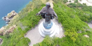 Cristo Rei of Dili,atop Cape Fatucama,much like Rio de Janiero’s.