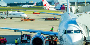 Virgin Australia has announced a plan to give veterans priority boarding and salute them before take-off.