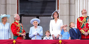 The Queen with Charles,Camilla,William,Catherine,George,Charlotte and Louis on the balcony of Buckingham Palace,June 02,2022.