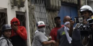 Venezuela quells soldiers'revolt as Supreme Court blasts congress