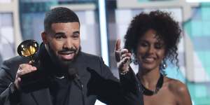 Drake accepts the award for best rap song for God's Plan.