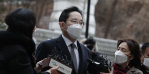 Samsung scion Lee freed on parole,showing company’s might in South Korea