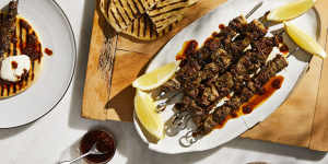 Perfect for the charcoal grill:Grilled lamb leg spiedini.