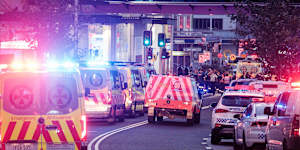 SMH:Bondi Junction Westfield and streets surrounding were in lockdown and closed as police and ambulance respond to multiple stabbing and shooting casualties. 