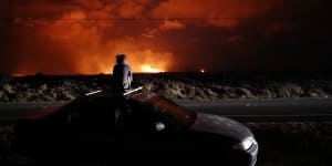 Lava spatter hits Hawaii man,shatters his leg in first known injury