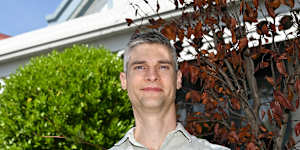 Jeremy van Dijk backs disclosure of reserve prices.