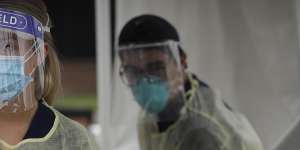 US records 2600 new coronavirus cases each hour as pandemic accelerates