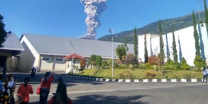 Indonesia's most active volcano erupts,spews ash into sky