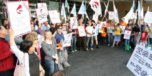 ABC staff cancel strike after winning pay rise,but some rankled by ‘disrespect’