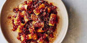 Rich red wine and tomato beef ragu:high wow factor,low maintenance.