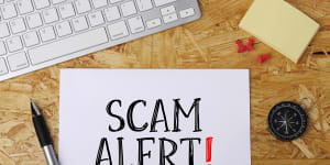 Hold the phone:Turning the tables on dodgy scammers