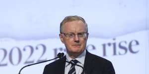 One group of experts are lining up to blame RBA Governor Phillip Lowe for the looming mortgage cliff,and the other is bagging homeowners for getting in over their head.