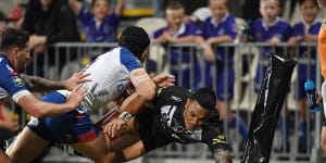 Kiwi forwards turn screws to seal miserable series for Great Britain