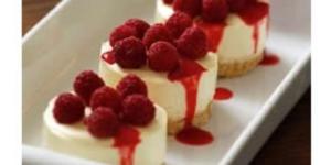 Little raspberry cheesecakes