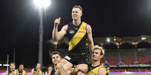 Jack Riewoldt is carried off after his 300th match.