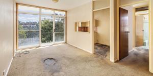 Mosman unit that last sold for $86,000 in 1985 fetches $1.1 million at auction