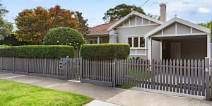 ‘Ridiculous’:Willoughby bungalow fetches $4.83 million at auction