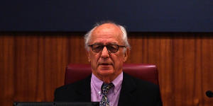 Counsel assisting the inquiry have told commissioner Ray Finkelstein that Crown has shown a paten of trying to limit external review it commissions. 