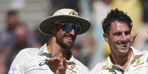 Australia v Pakistan:Cummins turns Boxing Day with three late wickets on day two