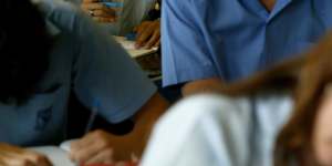 There are no serious studies evaluating Australian school reports.