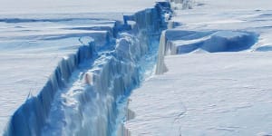 Past Antarctic ice melt reveals potential for'extreme sea-level rise'