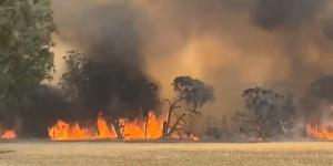 A bushfire is continuing to burn out of control in Victoria with fears it could burn for weeks. 