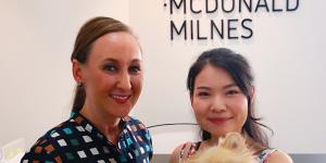 Siwen Chang (right) with Kobe and her lawyer Fiona Milnes.