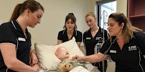 Victoria University students hone their skills in the simulation lab. 