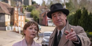 Lesley Manville and Tim McMullan in<i>Magpie Murders</i>,a whodunit-within-a-whodunit based on the novel by Anthony Horowitz.