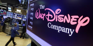 Fox accepts Disney's $97 billion bid,dealing a blow to Comcast