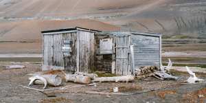 An abandoned trapper’s hut at Diskobukta,Svalbard.