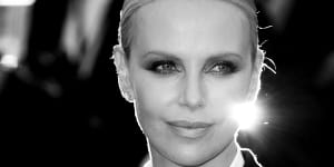 Charlize Theron:Stop'the idea that women wilt and men turn into Bordeaux'
