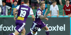 Don't blame Kenny Lowe,says Perth Glory's Adam Taggart ahead of Melbourne City clash