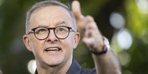 Anthony Albanese is promising almost $1 billion to improve Medicare.