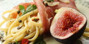 Prosciutto-wrapped linguine with chilli,lemon and figs.