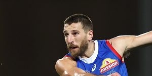 Marcus Bontempelli tried valiantly but couldn’t get a win for the Bulldogs.