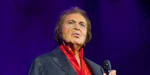 Dreamy songs,dirty jokes:Engelbert raises roof at sold-out Perth show