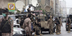 Militants killed in deadly attack on Karachi stock exchange