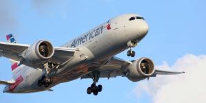 American Airlines,headquartered in Fort Worth,Texas,is the world’s largest carrier.