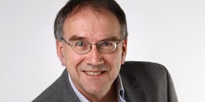 Pioneering Age economic and political journalist Tim Colebatch dies,aged 75