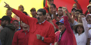 Maduro talks of'plan for change',plays waiting game