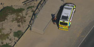 One man dead,two in hospital after being pulled from water near Apollo Bay