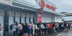 Long queues outside a supermarket in New Caledonia after this weeks’ riots. 